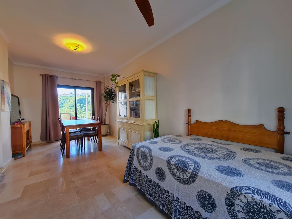 3 sypialnia Dom blizniak na sprzedaż w Manilva z basenem garażem - 549 000 € (Ref: 8849314)