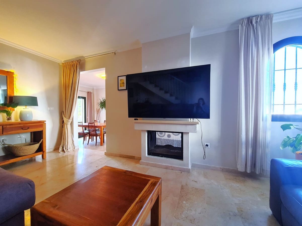 3 sypialnia Dom blizniak na sprzedaż w Manilva z basenem garażem - 549 000 € (Ref: 8849314)