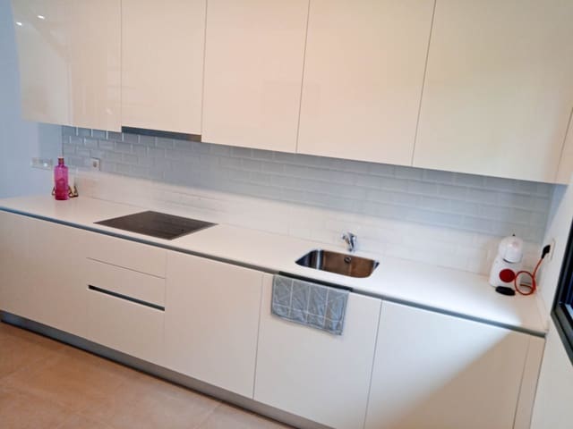 3 sypialnia Dom na sprzedaż w Manilva z basenem garażem - 388 500 € (Ref: 8862502)