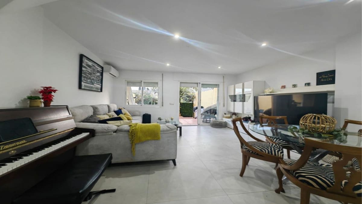 3 soveværelse Semi-Rækkehus til salg i Estepona med swimmingpool garage - € 375.000 (Ref: 8867034)