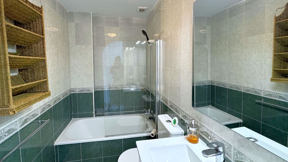 3 soveværelse Semi-Rækkehus til salg i Estepona med swimmingpool garage - € 375.000 (Ref: 8867034)