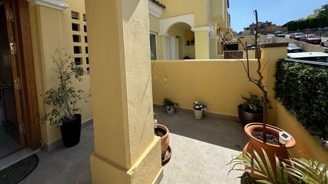 3 soverom Kjedet enebolig til salgs i Estepona med svømmebasseng garasje - € 375 000 (Ref: 8867034)