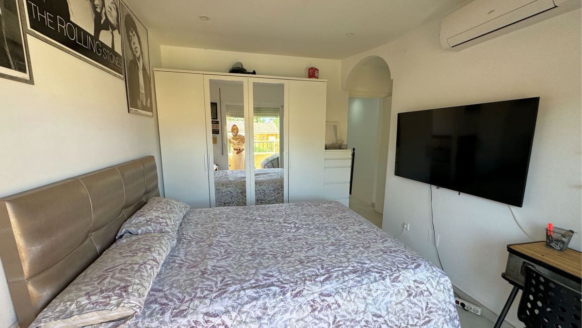 3 soveværelse Semi-Rækkehus til salg i Estepona med swimmingpool garage - € 375.000 (Ref: 8867034)