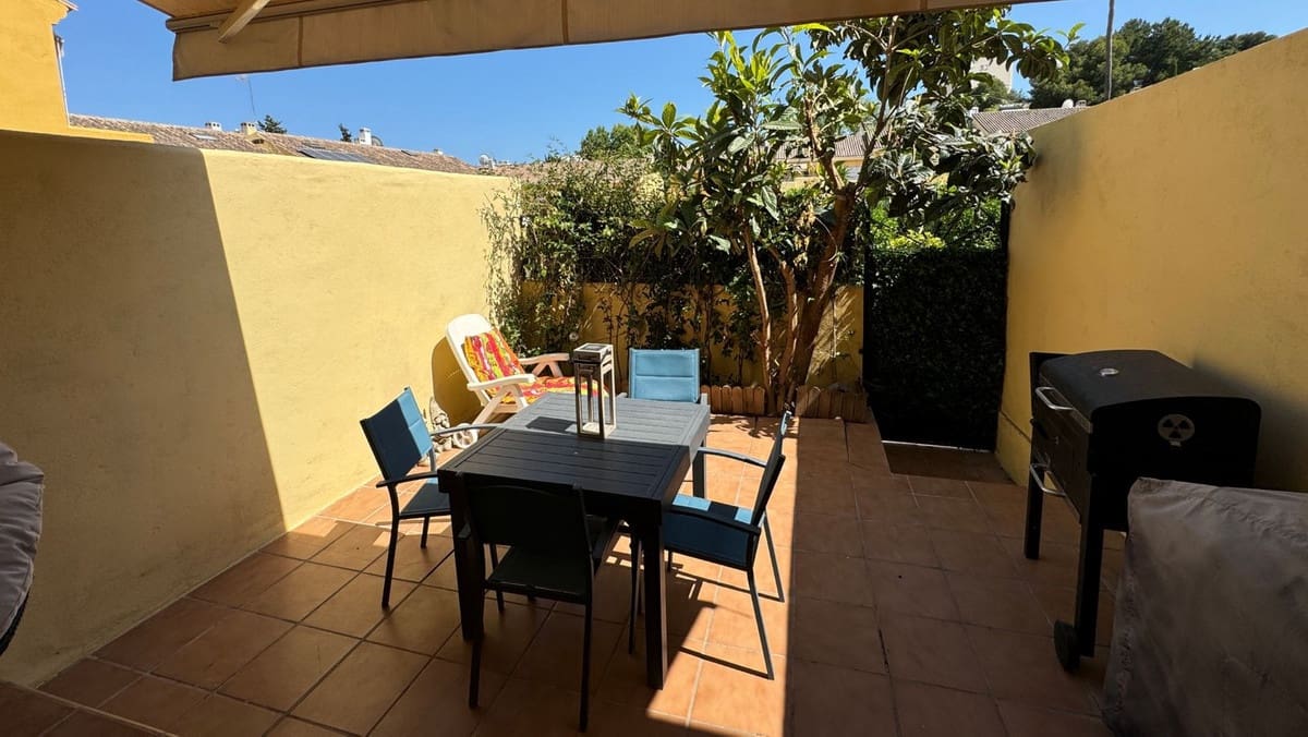 3 soveværelse Semi-Rækkehus til salg i Estepona med swimmingpool garage - € 375.000 (Ref: 8867034)