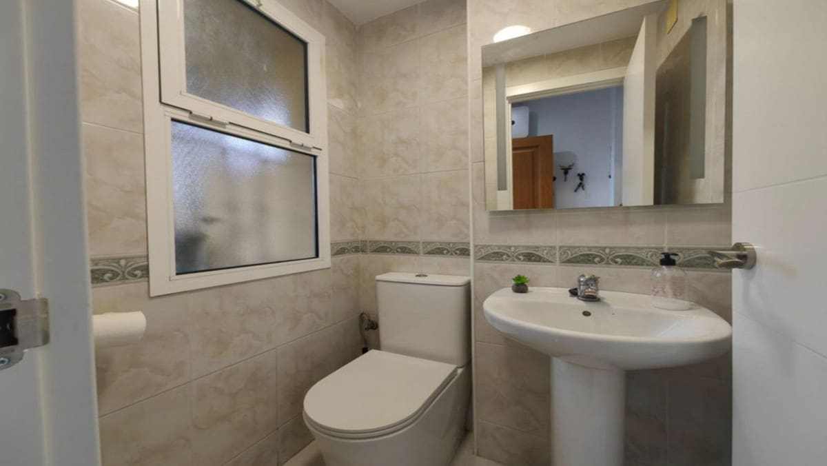3 soverom Kjedet enebolig til salgs i Estepona med svømmebasseng garasje - € 348 000 (Ref: 8867034)