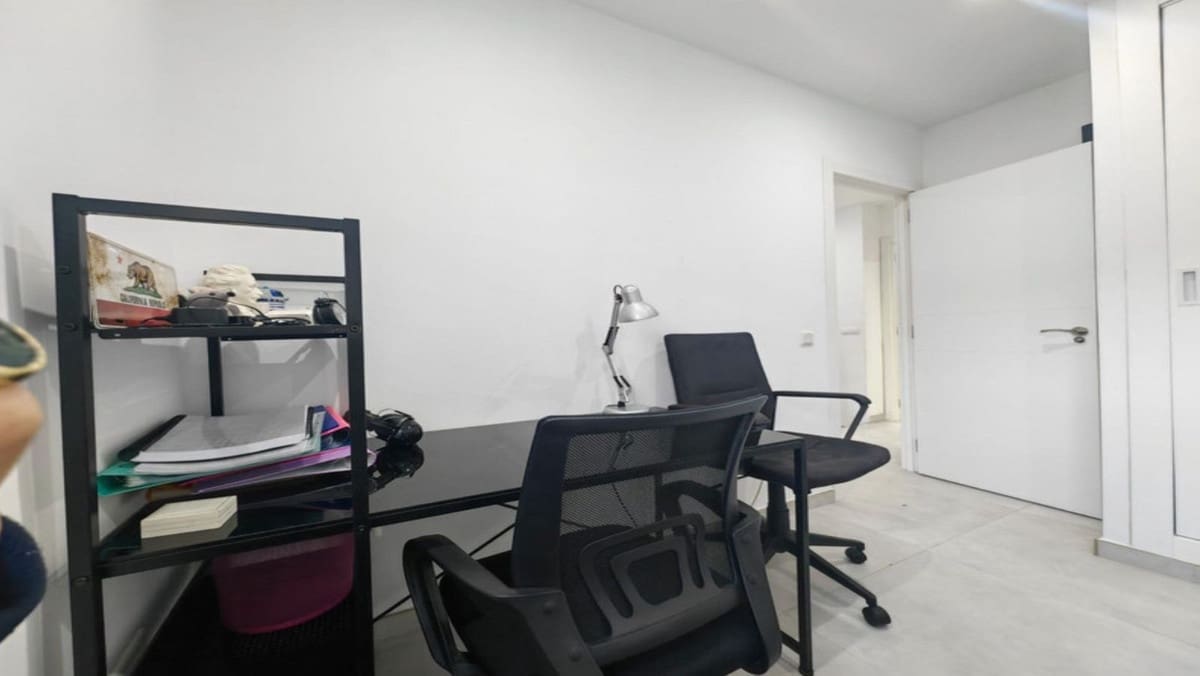 3 soverom Kjedet enebolig til salgs i Estepona med svømmebasseng garasje - € 348 000 (Ref: 8867034)