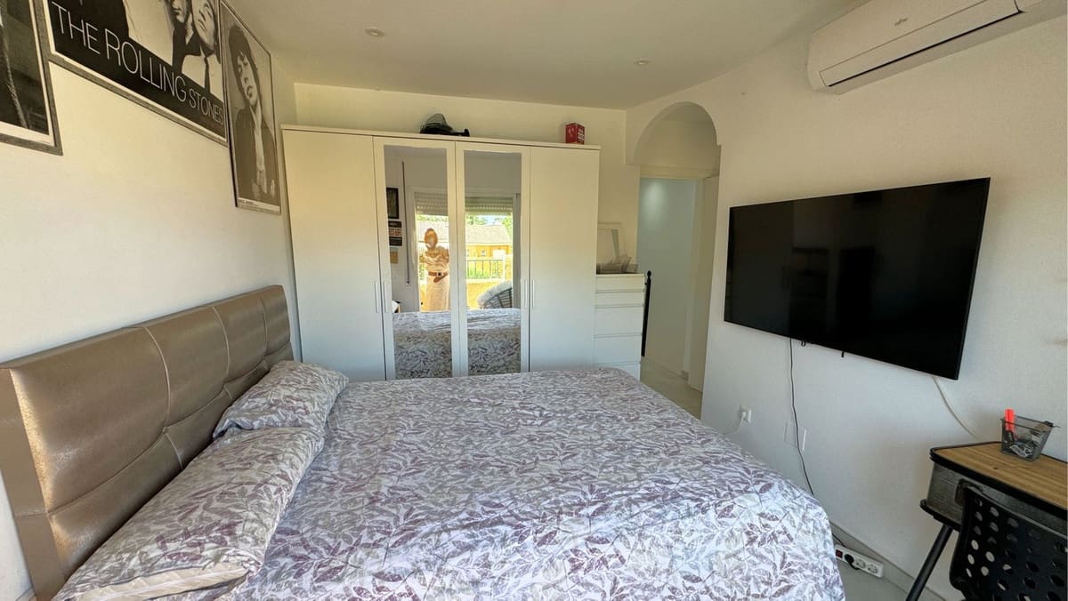 3 soverom Kjedet enebolig til salgs i Estepona med svømmebasseng garasje - € 348 000 (Ref: 8867034)