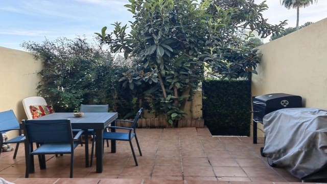 3 camera da letto Villetta Bifamiliare in vendita in Estepona con piscina garage - 348.000 € (Rif: 8867034)