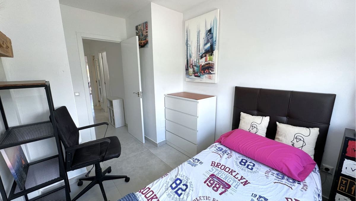 3 soverom Kjedet enebolig til salgs i Estepona med svømmebasseng garasje - € 348 000 (Ref: 8867034)