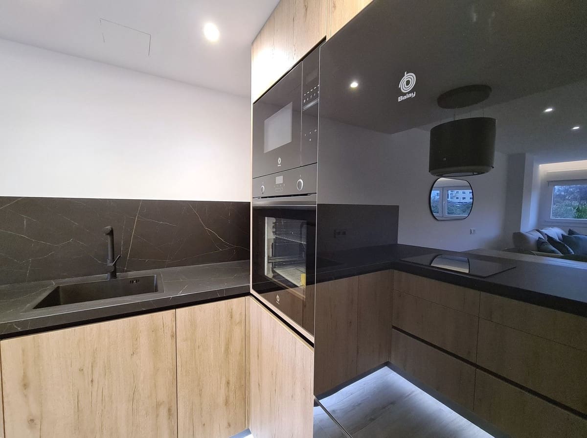 3 chambre Appartement à vendre à Estepona avec piscine - 415 000 € (Ref: 8869429)