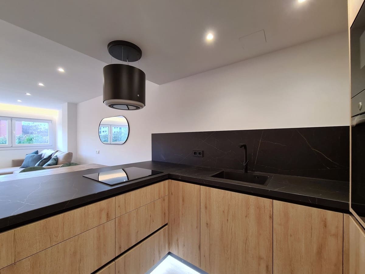 3 chambre Appartement à vendre à Estepona avec piscine - 415 000 € (Ref: 8869429)