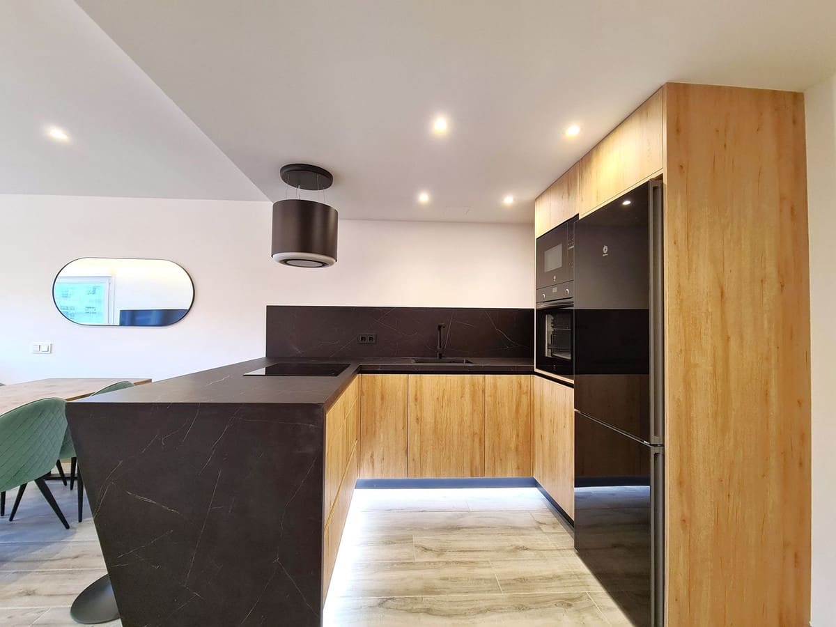 3 chambre Appartement à vendre à Estepona avec piscine - 415 000 € (Ref: 8869429)