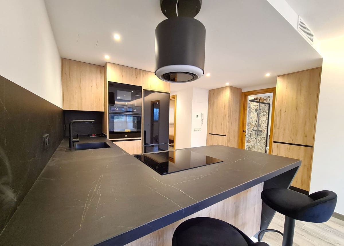 3 chambre Appartement à vendre à Estepona avec piscine - 415 000 € (Ref: 8869429)