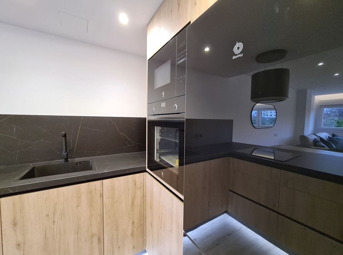 3 chambre Appartement à vendre à Estepona avec piscine - 415 000 € (Ref: 8869429)