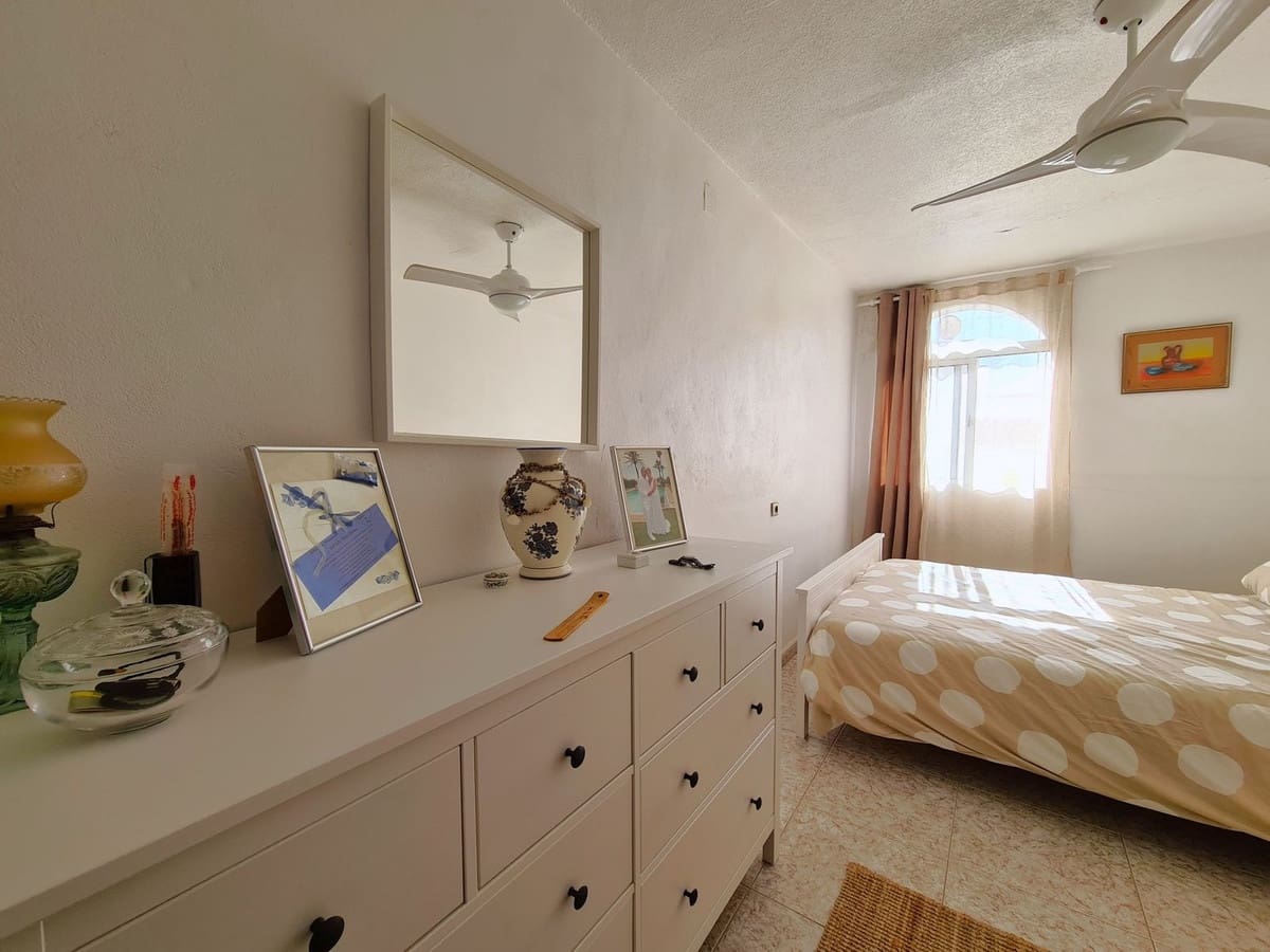 2 soveværelse Semi-Rækkehus til salg i Manilva - € 275.000 (Ref: 8885887)