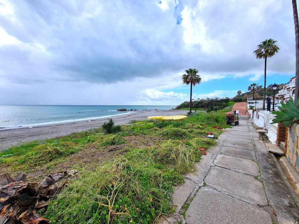 2 soveværelse Semi-Rækkehus til salg i Manilva - € 275.000 (Ref: 8885887)