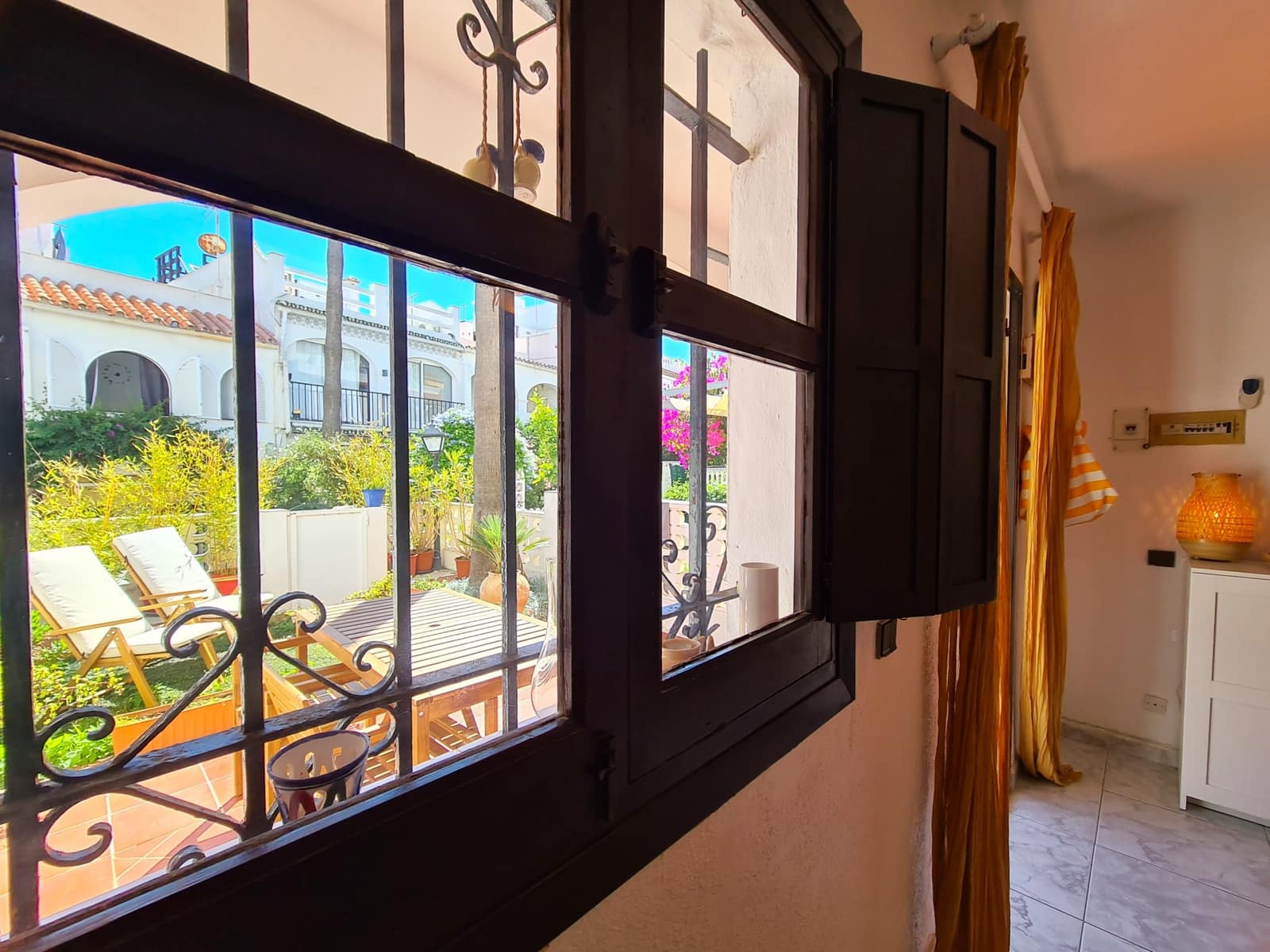 2 soveværelse Semi-Rækkehus til salg i Manilva - € 275.000 (Ref: 8885887)