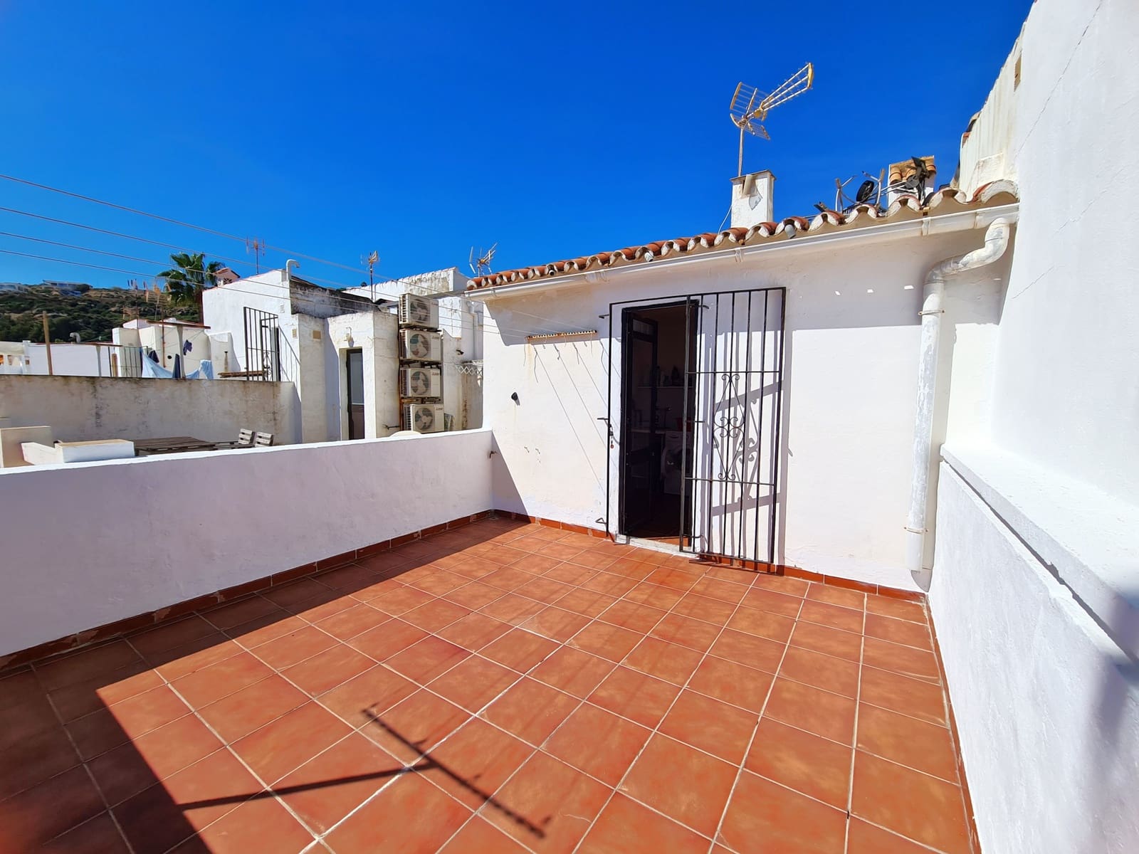 2 soveværelse Semi-Rækkehus til salg i Manilva - € 275.000 (Ref: 8885887)