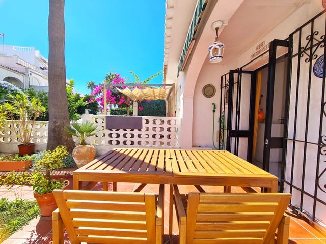 2 sovrum Semi-fristående Villa till salu i Manilva - 256 000 € (Ref: 8885887)