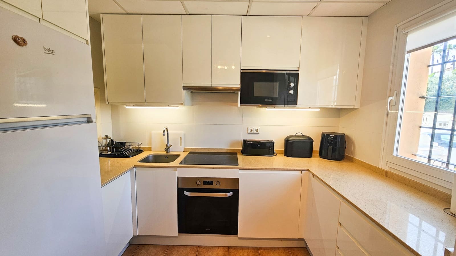 3 soverom Kjedet enebolig til salgs i Casares med svømmebasseng garasje - € 350 000 (Ref: 8889203)