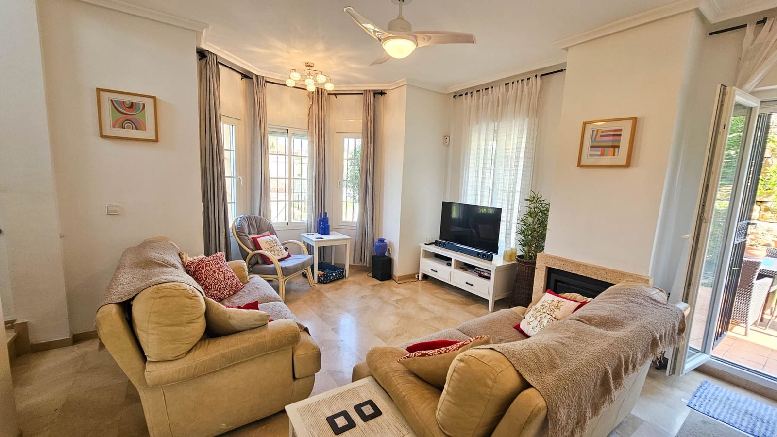 3 soverom Kjedet enebolig til salgs i Casares med svømmebasseng garasje - € 350 000 (Ref: 8889203)