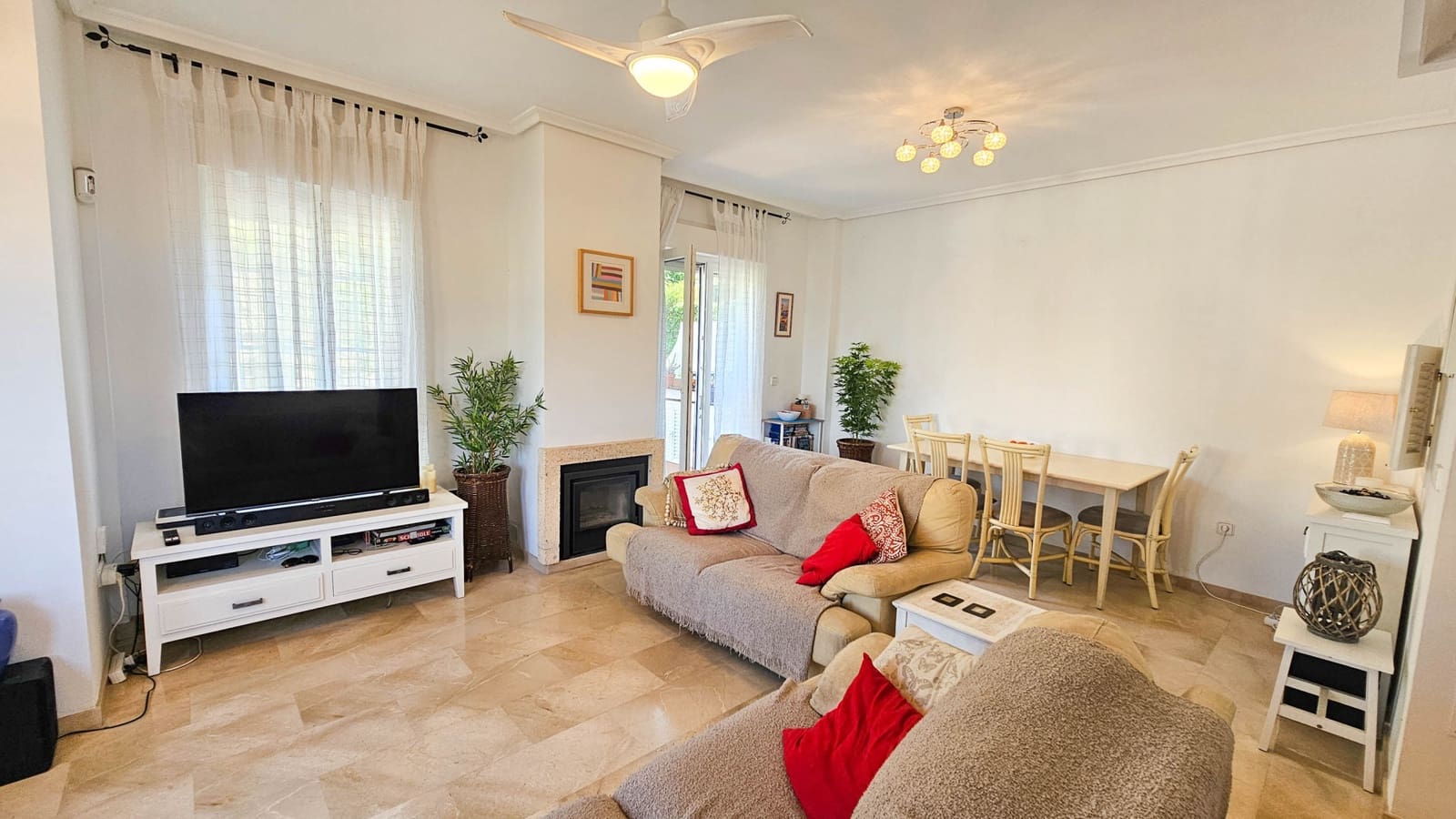 3 soverom Kjedet enebolig til salgs i Casares med svømmebasseng garasje - € 350 000 (Ref: 8889203)