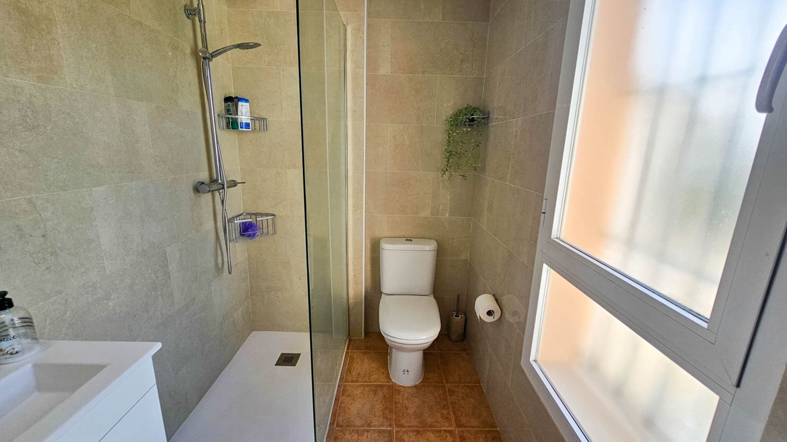 3 soverom Kjedet enebolig til salgs i Casares med svømmebasseng garasje - € 350 000 (Ref: 8889203)