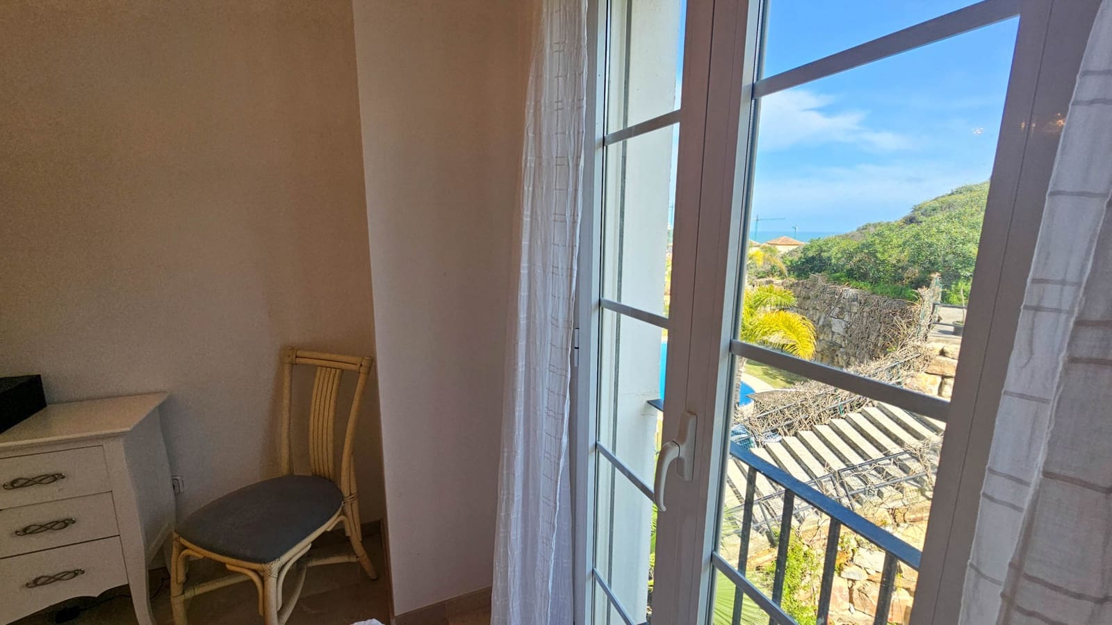 3 soverom Kjedet enebolig til salgs i Casares med svømmebasseng garasje - € 350 000 (Ref: 8889203)