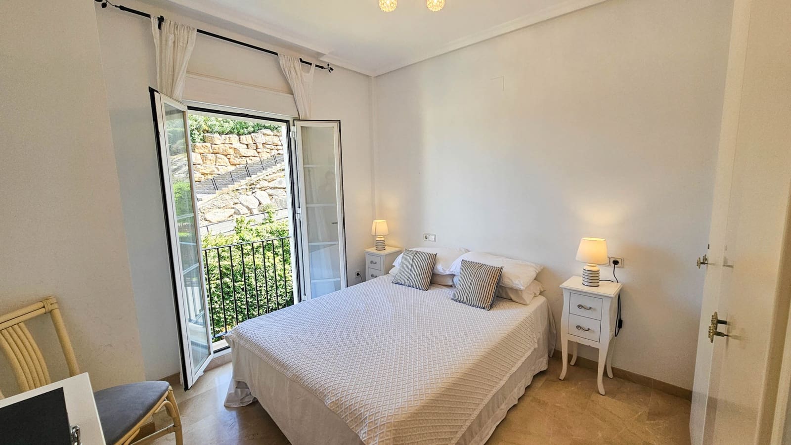 3 soverom Kjedet enebolig til salgs i Casares med svømmebasseng garasje - € 350 000 (Ref: 8889203)