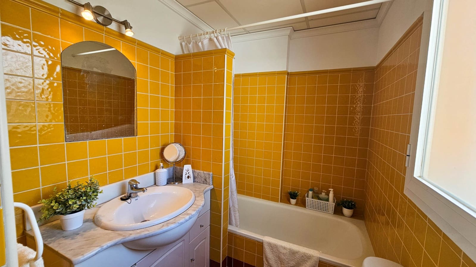 3 soverom Kjedet enebolig til salgs i Casares med svømmebasseng garasje - € 350 000 (Ref: 8889203)