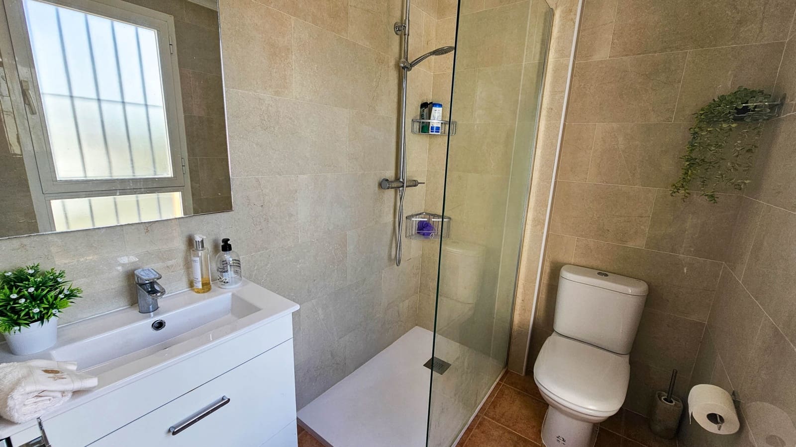 3 soverom Kjedet enebolig til salgs i Casares med svømmebasseng garasje - € 350 000 (Ref: 8889203)