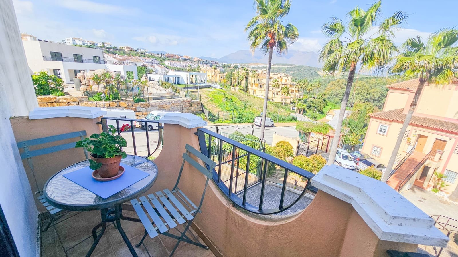 3 soverom Kjedet enebolig til salgs i Casares med svømmebasseng garasje - € 350 000 (Ref: 8889203)