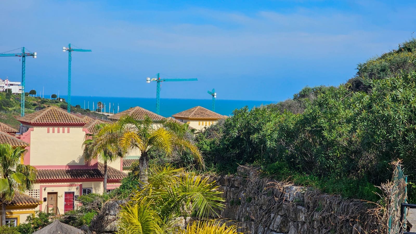 3 soverom Kjedet enebolig til salgs i Casares med svømmebasseng garasje - € 350 000 (Ref: 8889203)