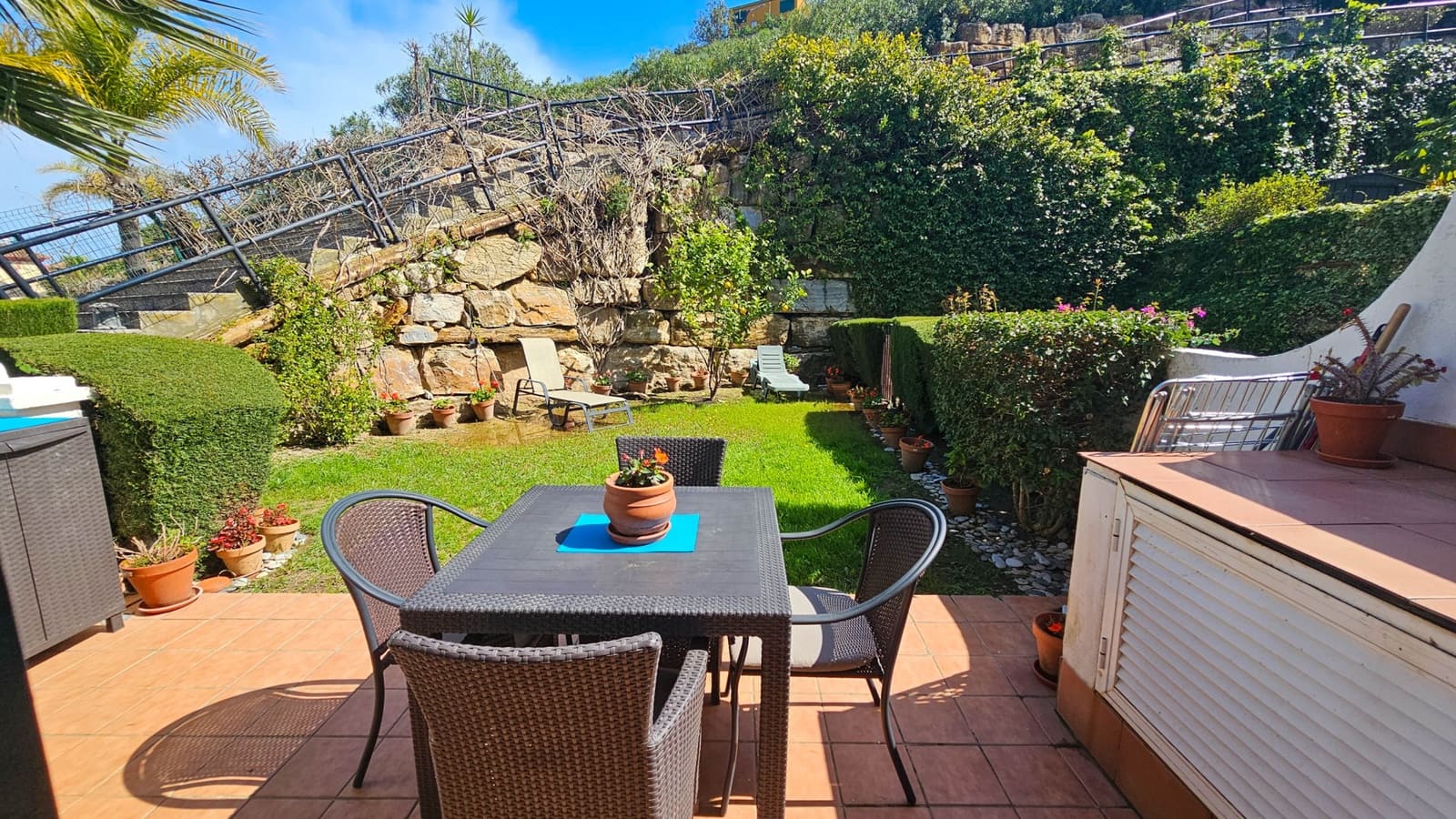 3 soverom Kjedet enebolig til salgs i Casares med svømmebasseng garasje - € 350 000 (Ref: 8889203)