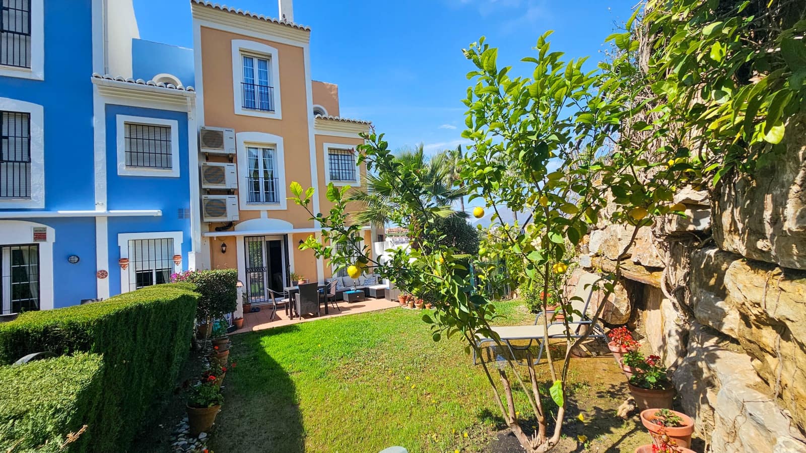 3 soverom Kjedet enebolig til salgs i Casares med svømmebasseng garasje - € 350 000 (Ref: 8889203)