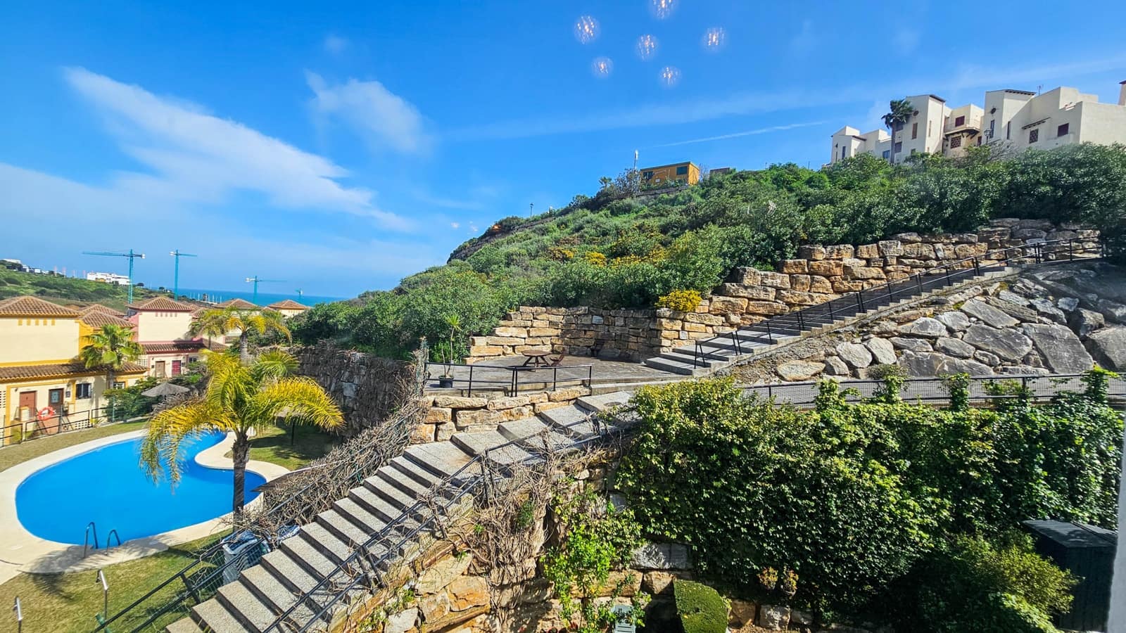 3 soverom Kjedet enebolig til salgs i Casares med svømmebasseng garasje - € 350 000 (Ref: 8889203)