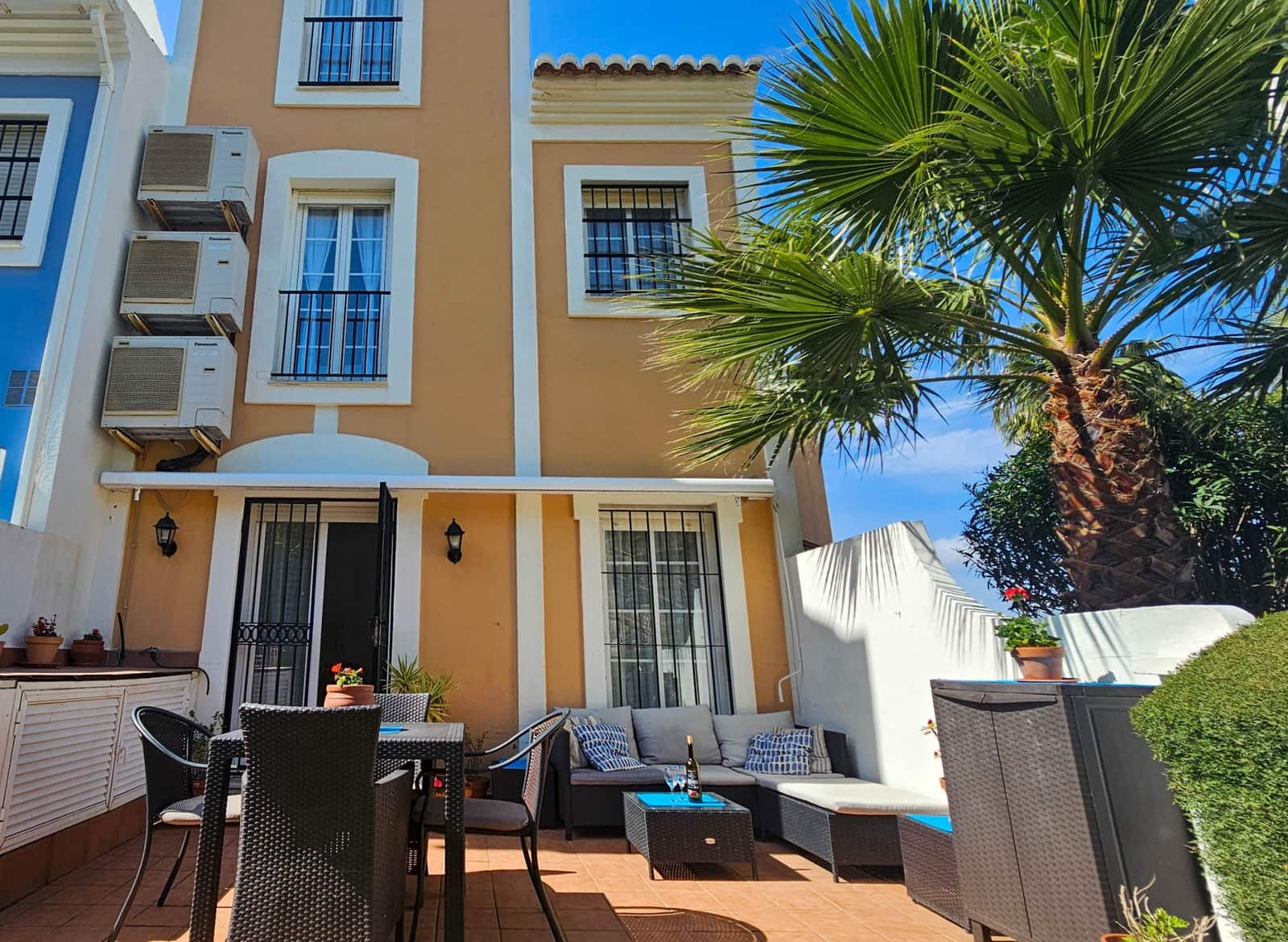 3 soverom Kjedet enebolig til salgs i Casares med svømmebasseng garasje - € 350 000 (Ref: 8889203)