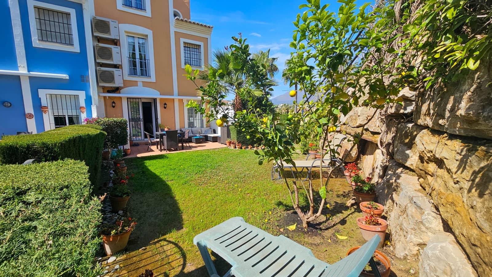 3 soverom Kjedet enebolig til salgs i Casares med svømmebasseng garasje - € 350 000 (Ref: 8889203)