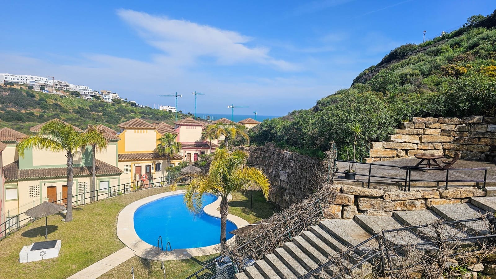 3 soverom Kjedet enebolig til salgs i Casares med svømmebasseng garasje - € 350 000 (Ref: 8889203)