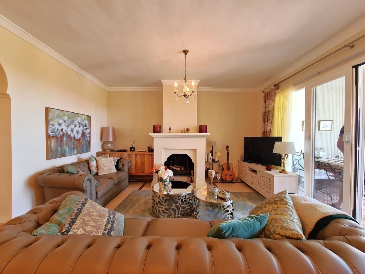 2 soveværelse Lejlighed til salg i Casares med swimmingpool garage - € 499.000 (Ref: 8913037)