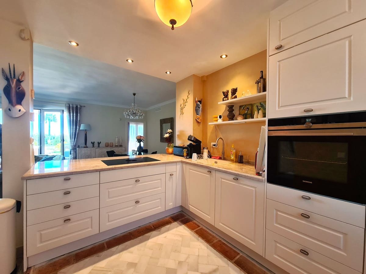 2 soveværelse Lejlighed til salg i Casares med swimmingpool garage - € 499.000 (Ref: 8913037)