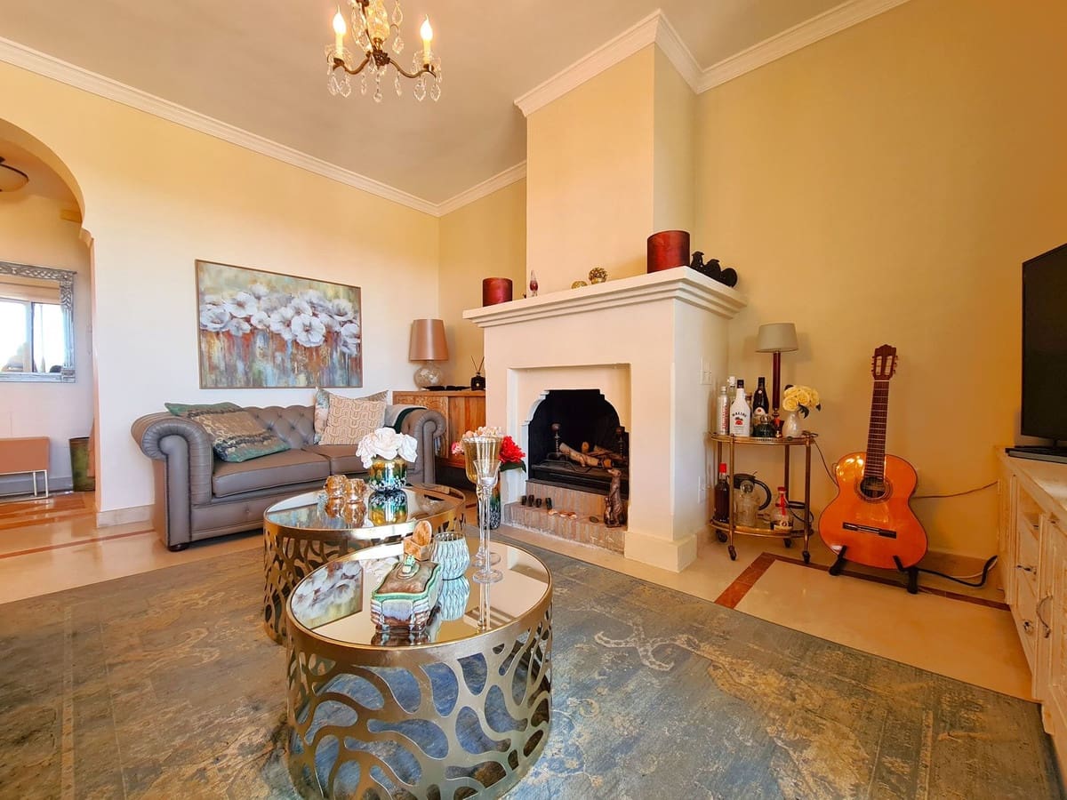 2 soveværelse Lejlighed til salg i Casares med swimmingpool garage - € 499.000 (Ref: 8913037)