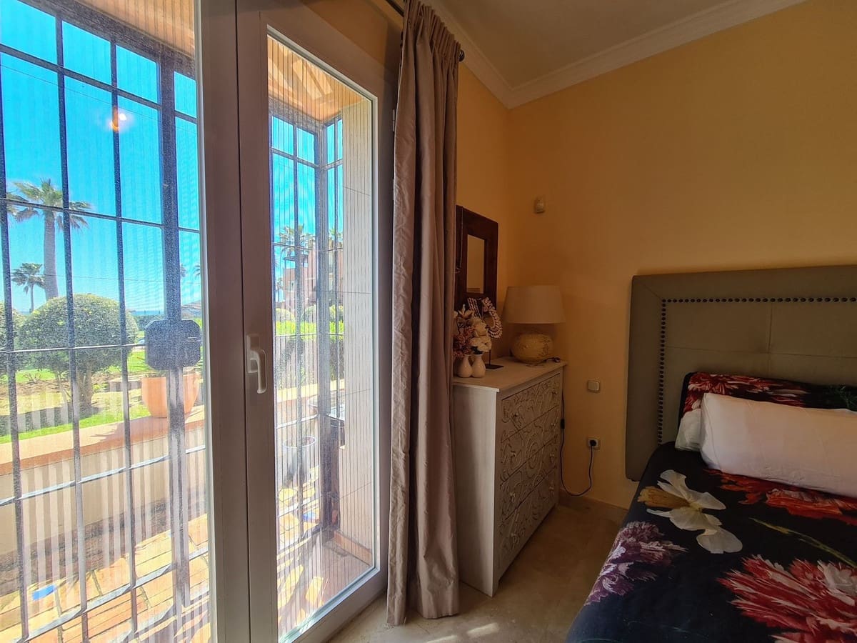 2 soveværelse Lejlighed til salg i Casares med swimmingpool garage - € 499.000 (Ref: 8913037)