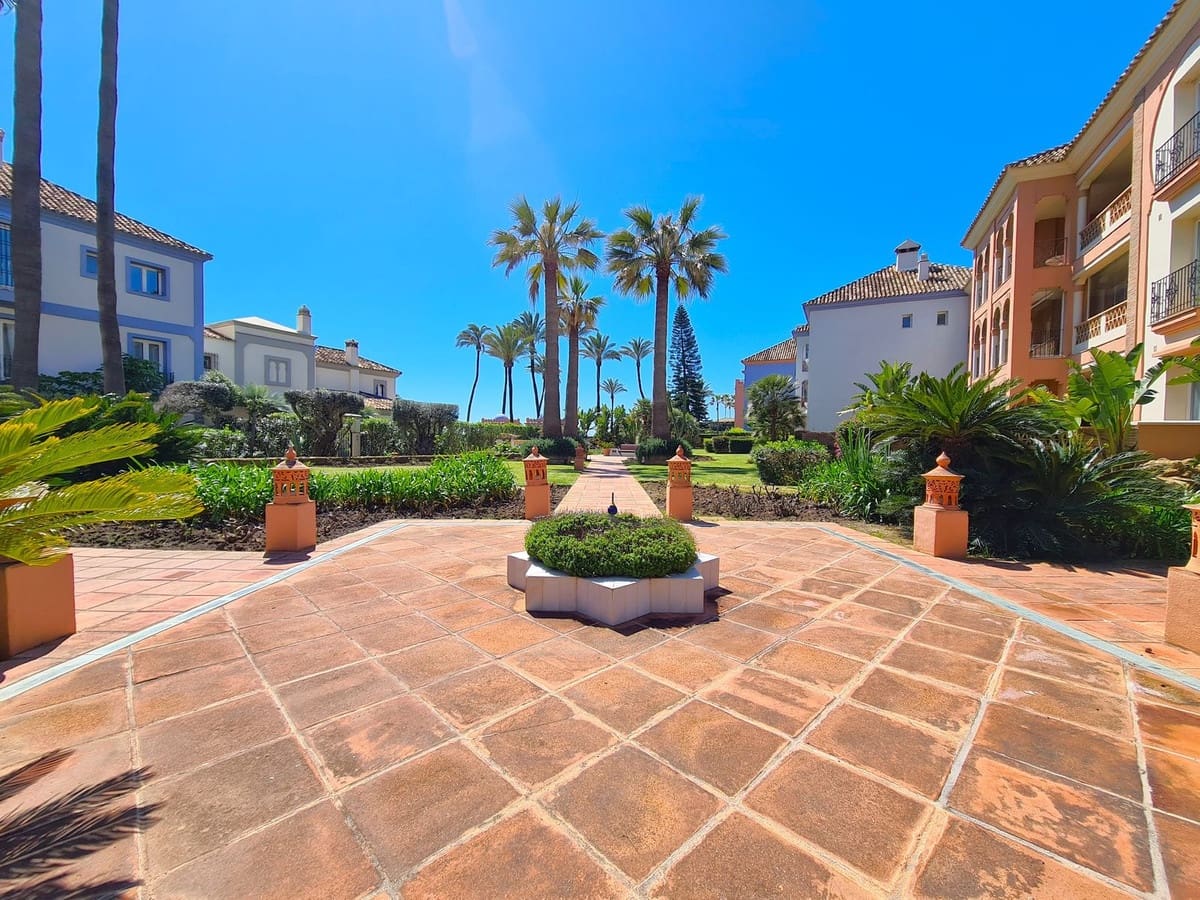 2 soveværelse Lejlighed til salg i Casares med swimmingpool garage - € 499.000 (Ref: 8913037)