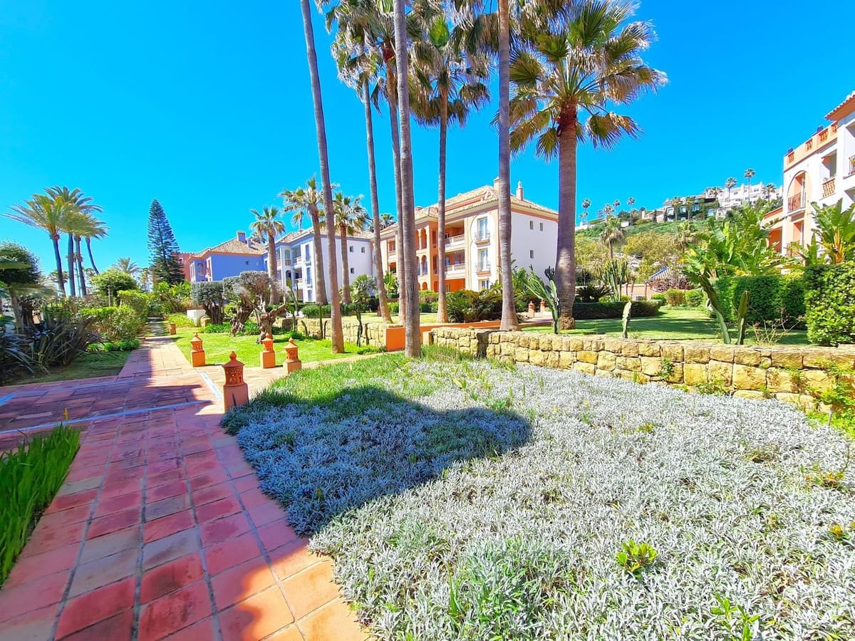 2 soveværelse Lejlighed til salg i Casares med swimmingpool garage - € 499.000 (Ref: 8913037)