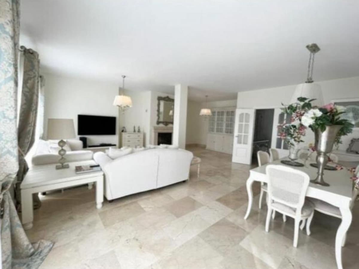 5 soveværelse Villa til salg i San Roque med garage - € 770.000 (Ref: 8917810)