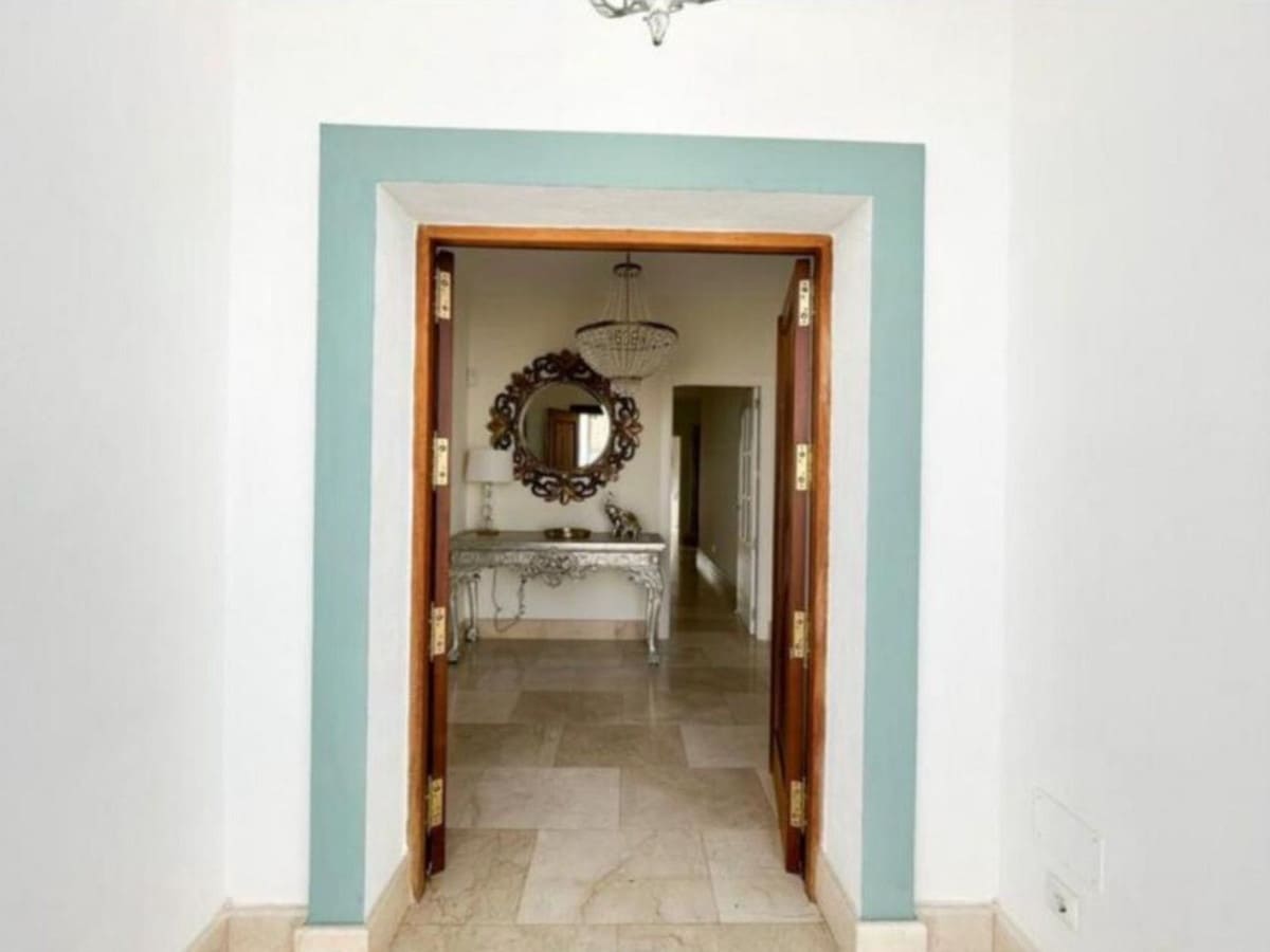 5 sovrum Villa till salu i San Roque med garage - 770 000 € (Ref: 8917810)