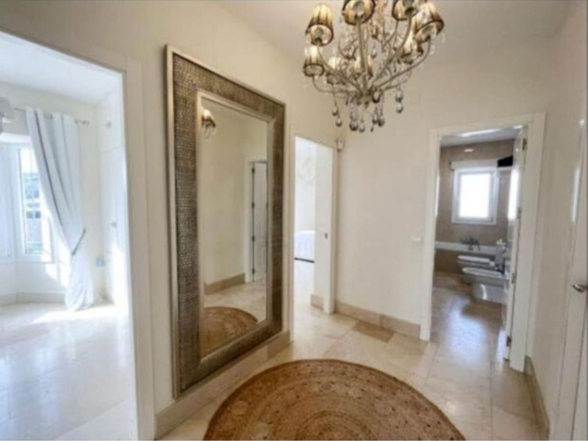 5 sovrum Villa till salu i San Roque med garage - 770 000 € (Ref: 8917810)