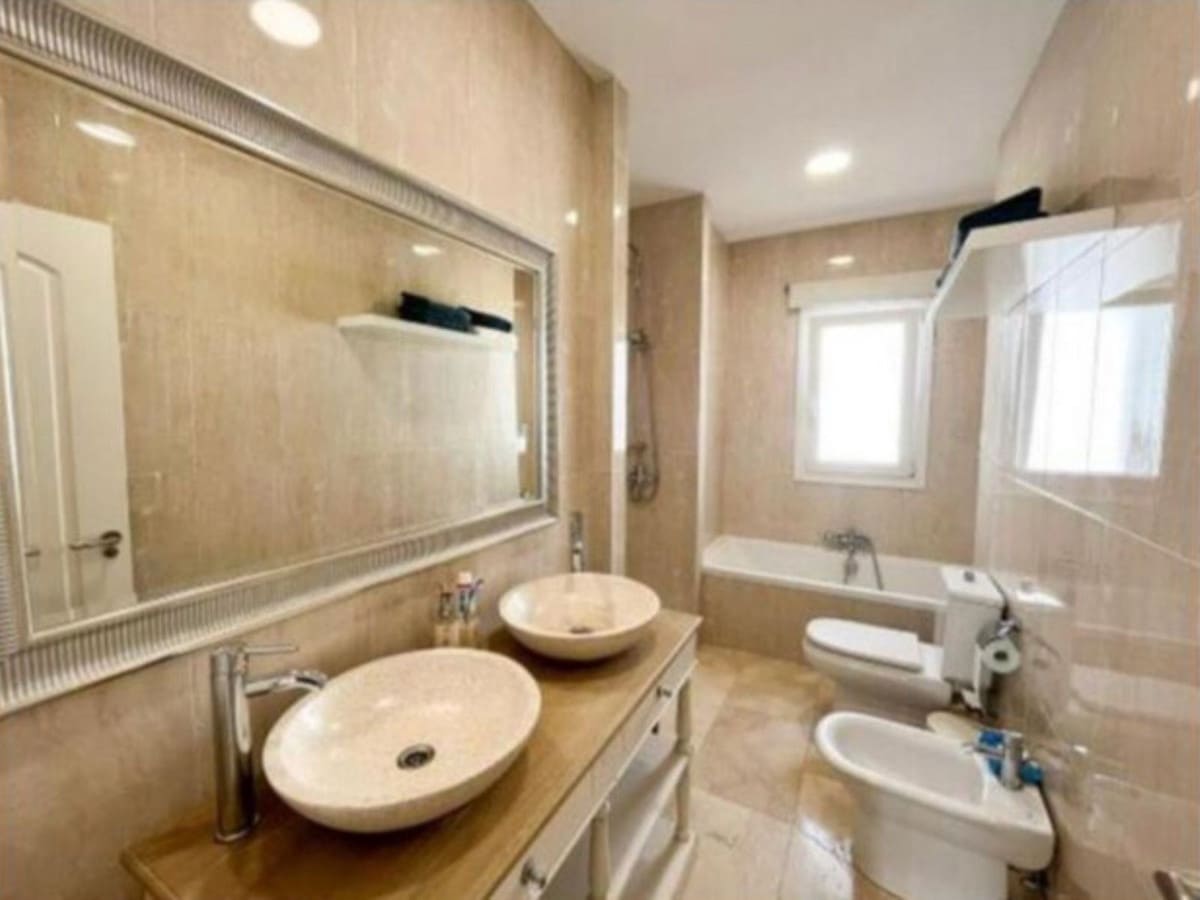 5 sovrum Villa till salu i San Roque med garage - 770 000 € (Ref: 8917810)