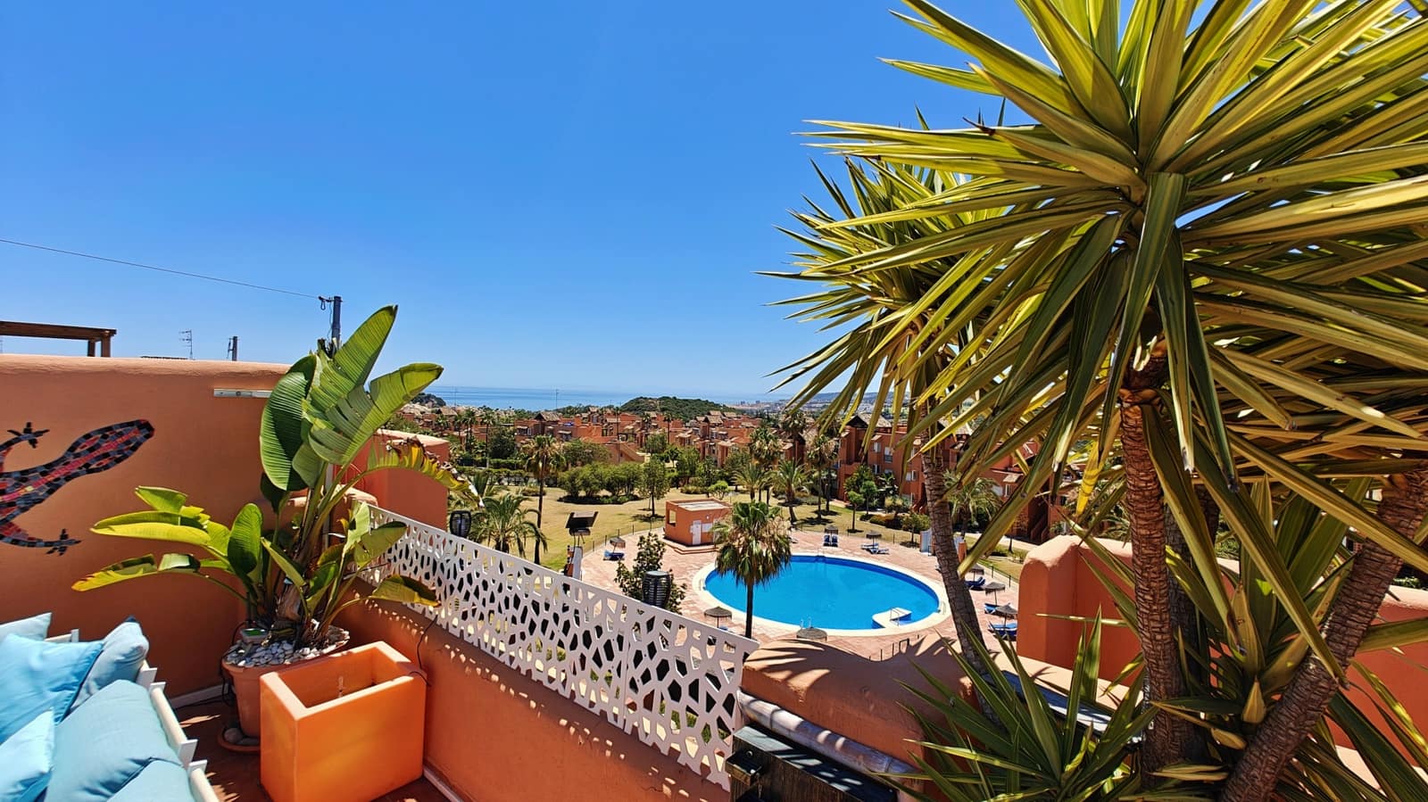 2 soveværelse Penthouse til salg i Casares med swimmingpool garage - € 288.000 (Ref: 8921247)